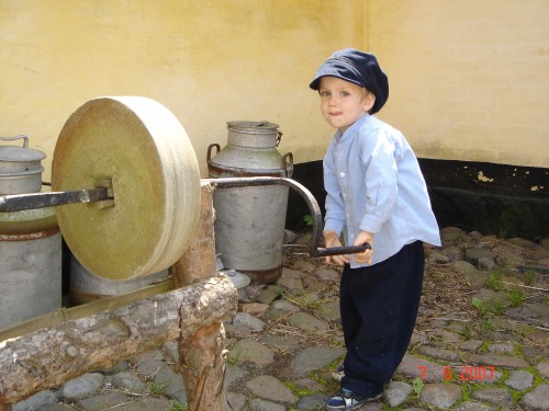 Adam med historisk dragt